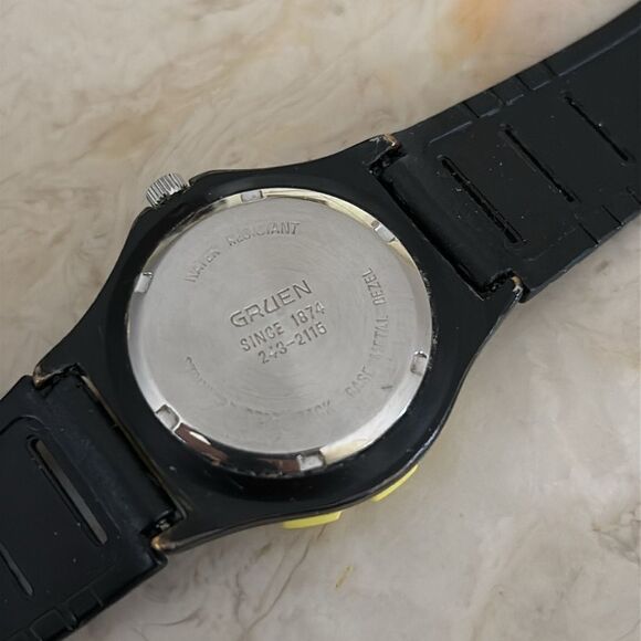 Vintage Gruen Sport Women's Date Watch Yellow Dial Working - Picture 6 of 10